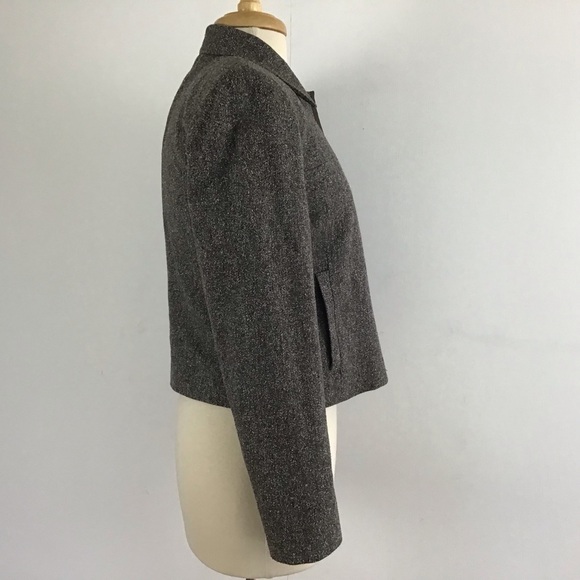 Ann Taylor stretch silk and wool zippered front tailored cropped jacket. Size 4 - Picture 2 of 11